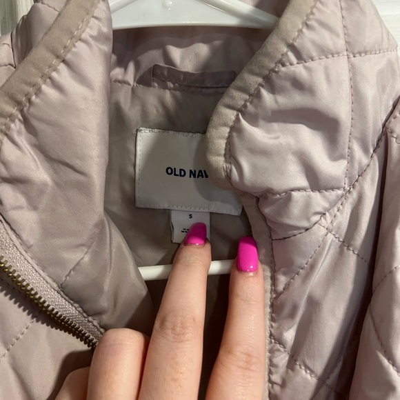 Old navy light quilted vest - Picture 2 of 7